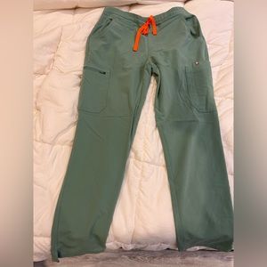 Figs Jade scrub set. S/P Yola pants. S top.